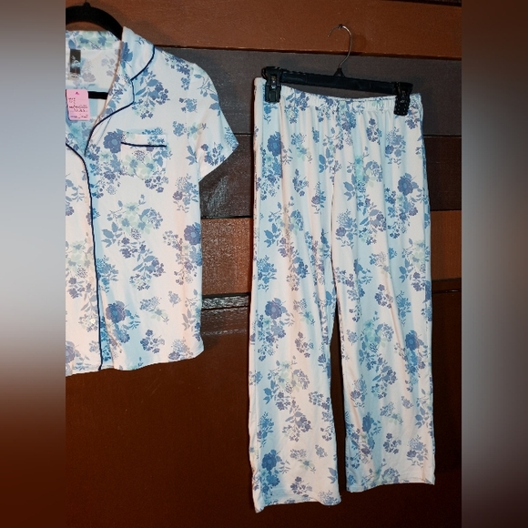 PJ Couture Gorgeous small Short Sleeve Button Top With Matching Pants - Picture 3 of 10